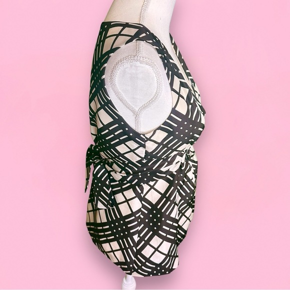 J. Crew Black & Cream Picnic Plaid A-Line Flounce Silk Top With Tie Back Size 2 - Picture 9 of 10